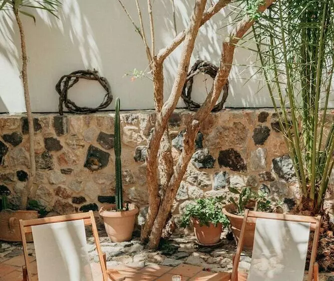 هتل The Boathouse