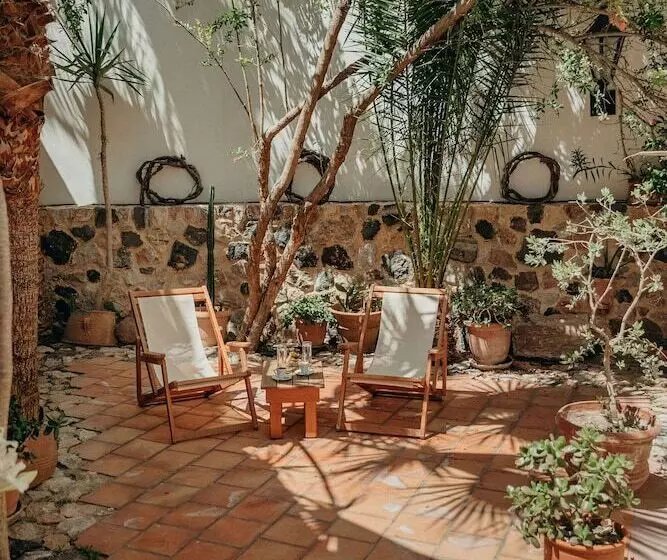 هتل The Boathouse