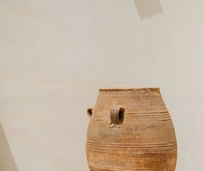 هتل The Boathouse