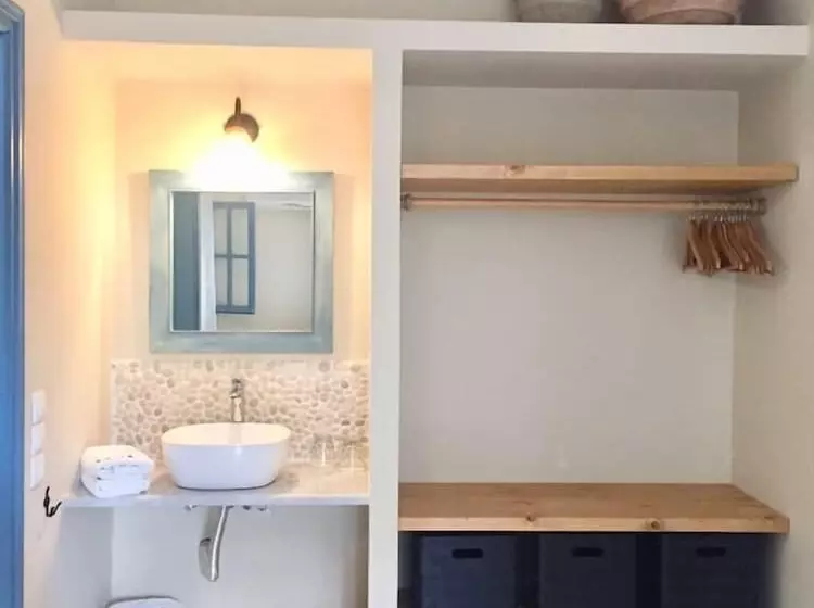 هتل The Boathouse