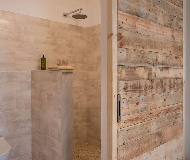 هتل The Boathouse