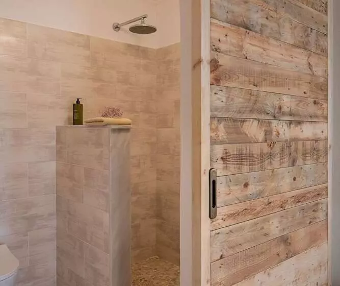 هتل The Boathouse