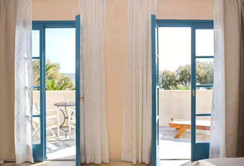 هتل The Boathouse