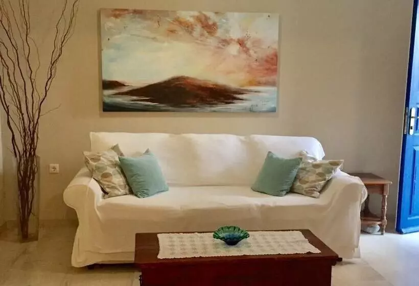 هتل The Boathouse