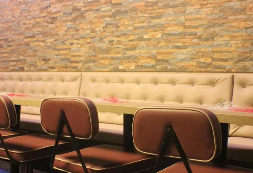 Отель The Fusilier Inn