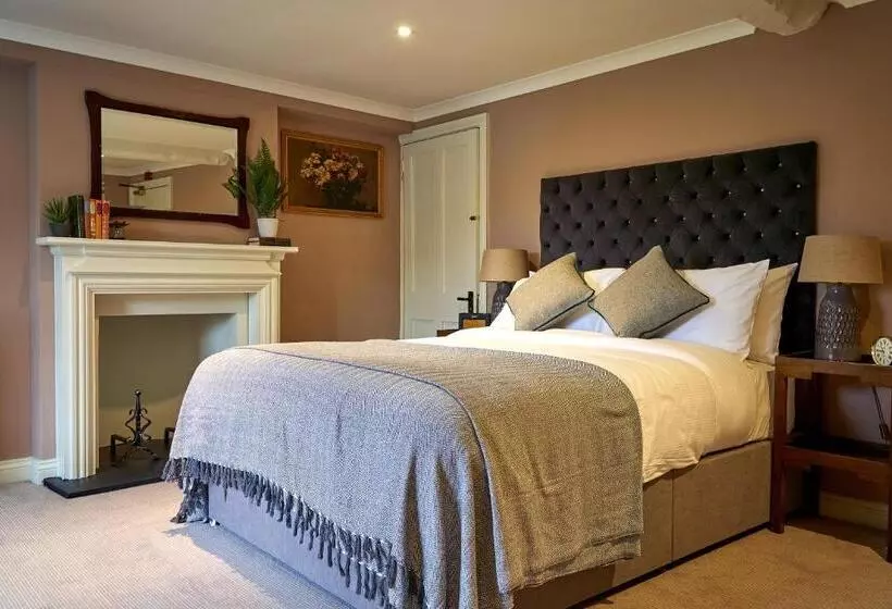 ホテル The Horse And Groom Inn