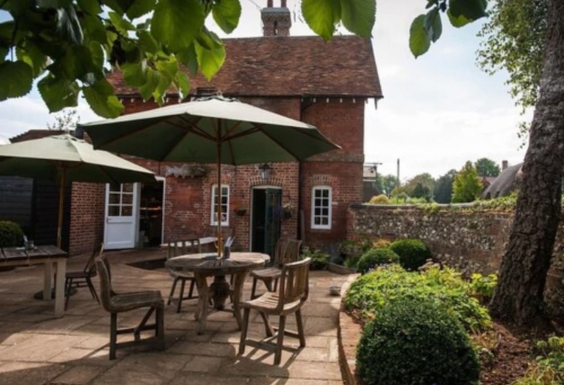 Отель The Peat Spade Inn