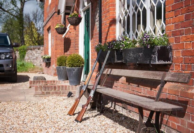 Отель The Peat Spade Inn