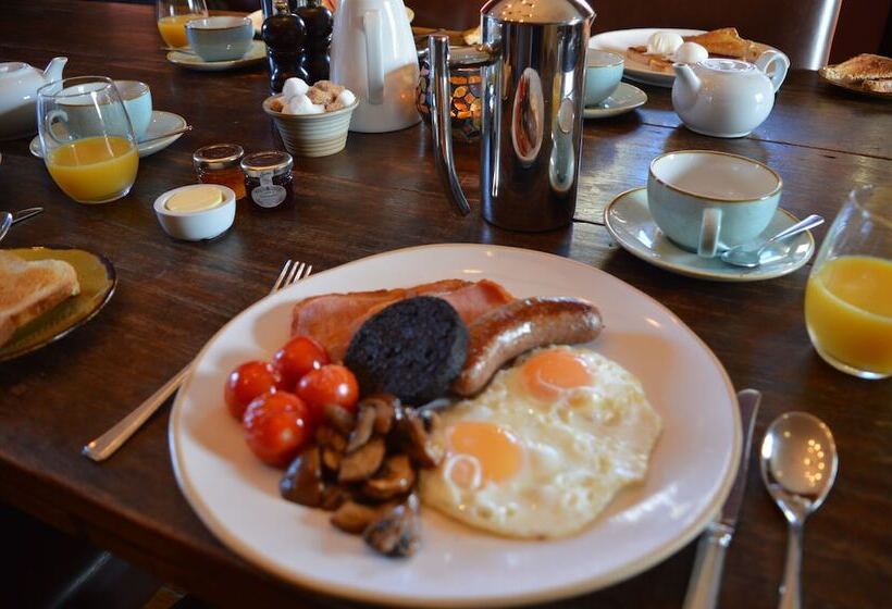 Отель The Peat Spade Inn