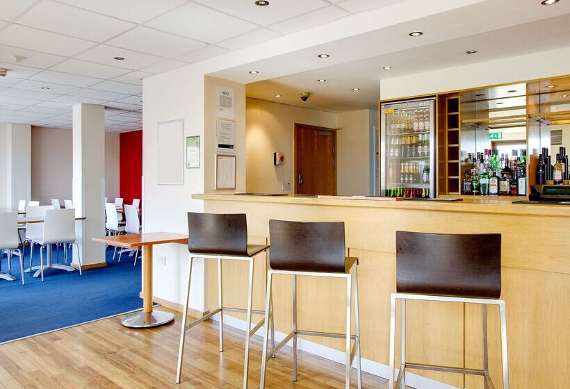 ホテル Travelodge Cockermouth