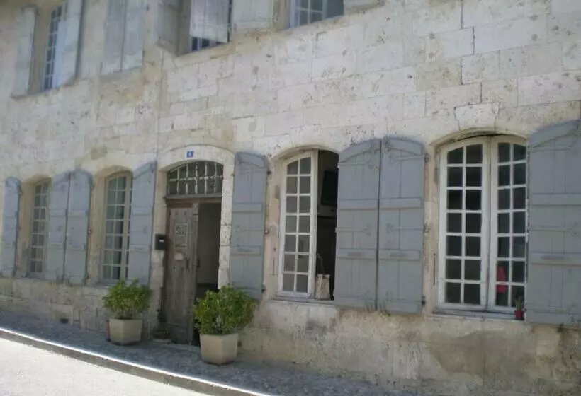 Aamiaismajoitus (B&B) La Demeure Saint Clar