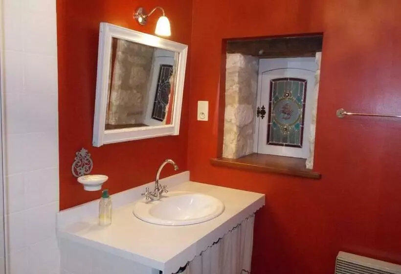 Aamiaismajoitus (B&B) La Demeure Saint Clar