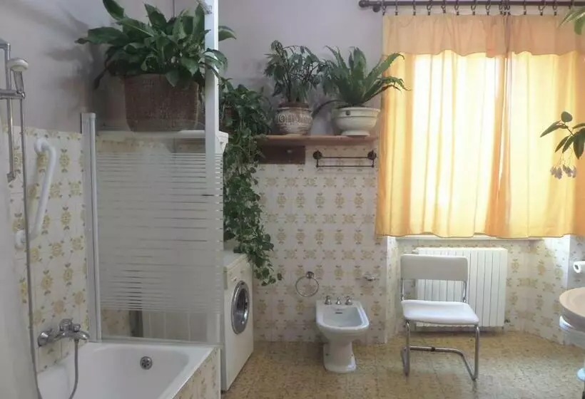 Aamiaismajoitus (B&B) La Finestra Sul Fiume