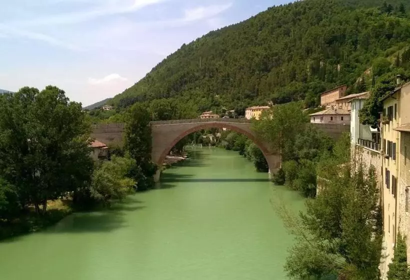 Aamiaismajoitus (B&B) La Finestra Sul Fiume
