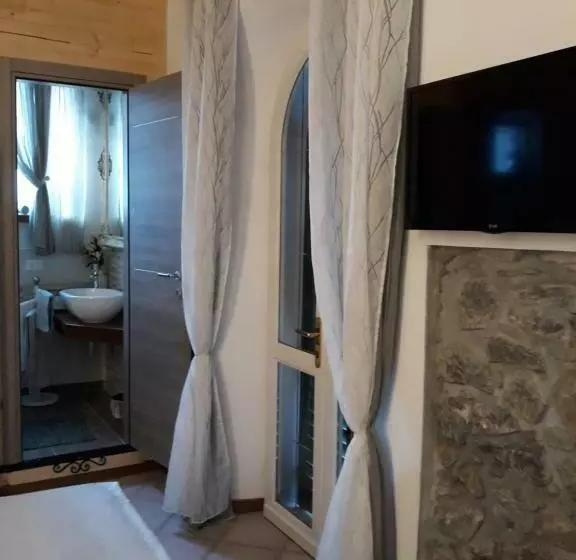 تختخواب و صبحانه La Villa