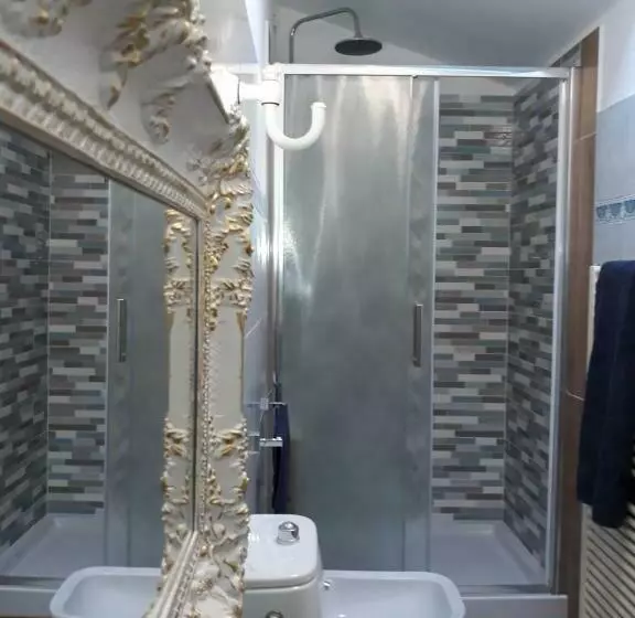 تختخواب و صبحانه La Villa