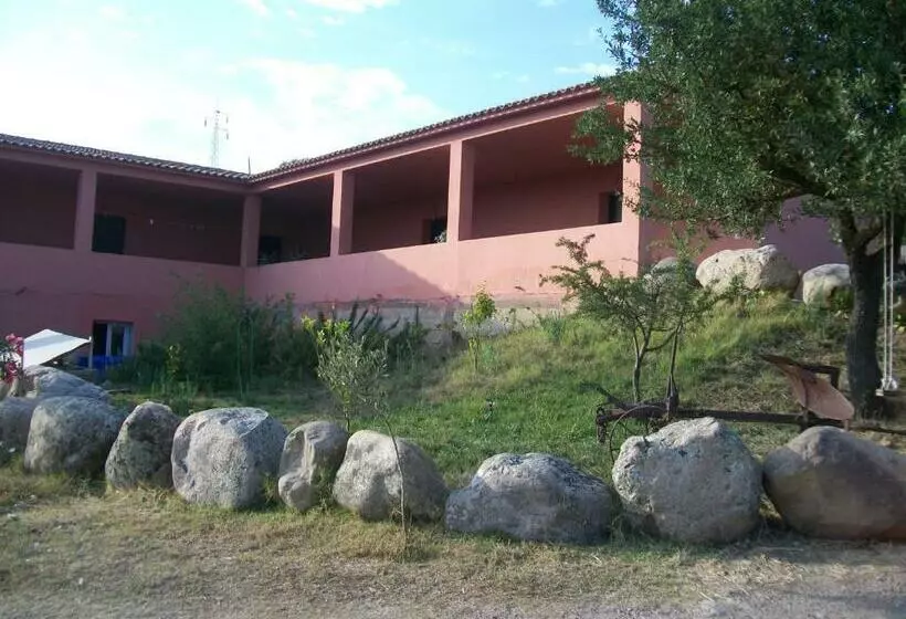 Hotelli Agriturismo Lu Palu