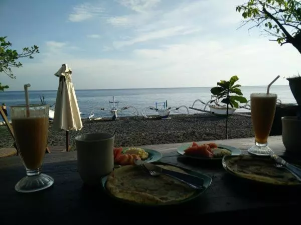 Majatalo Putra Lebah Amed Guest House