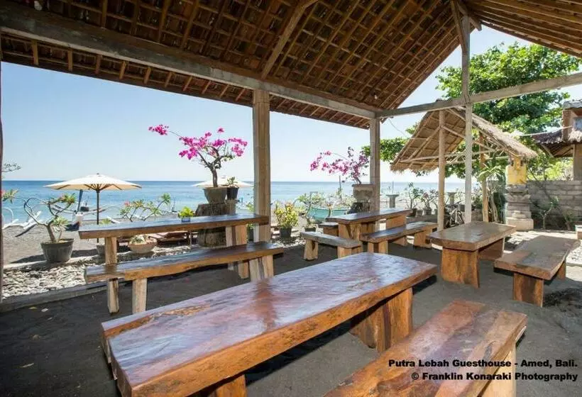 Majatalo Putra Lebah Amed Guest House