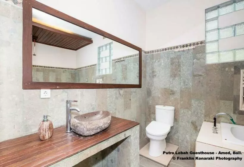 Majatalo Putra Lebah Amed Guest House