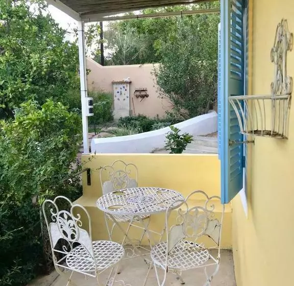 Majatalo Shades Of Provence