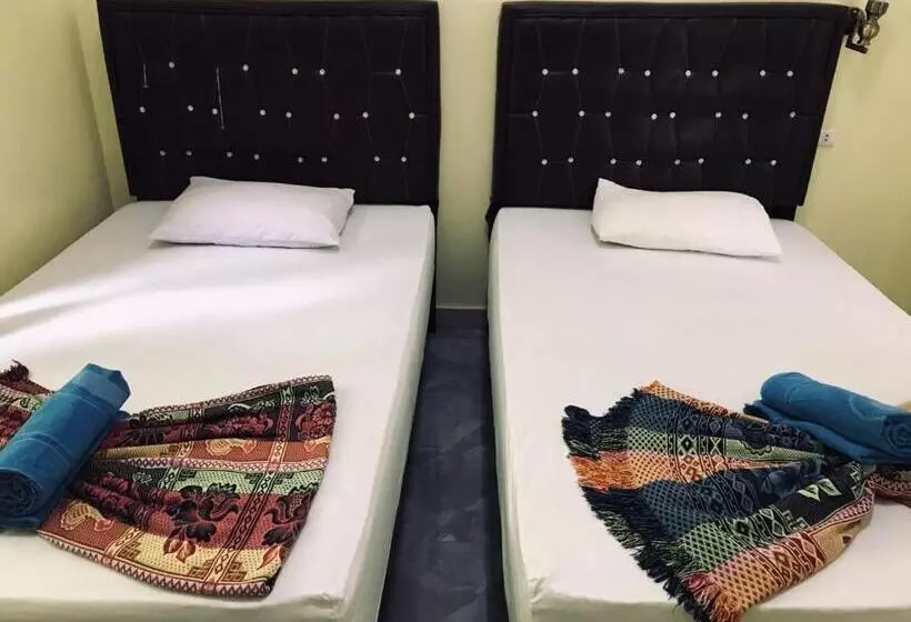 Majatalo Thomas  Retreat Bukit Lawang