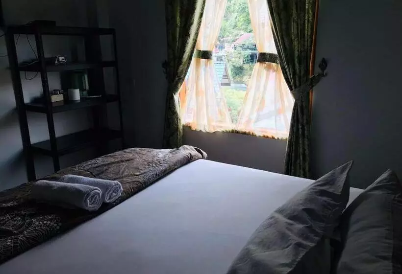 Majatalo Thomas  Retreat Bukit Lawang