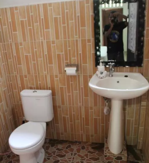 Majatalo Thomas  Retreat Bukit Lawang