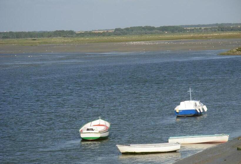 ベッドアンドブレックファースト Les Chambres D Ebalet