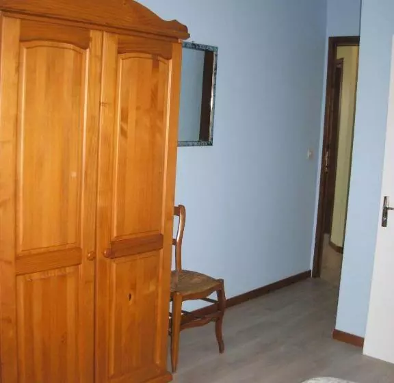ベッドアンドブレックファースト Les Chambres D Ebalet