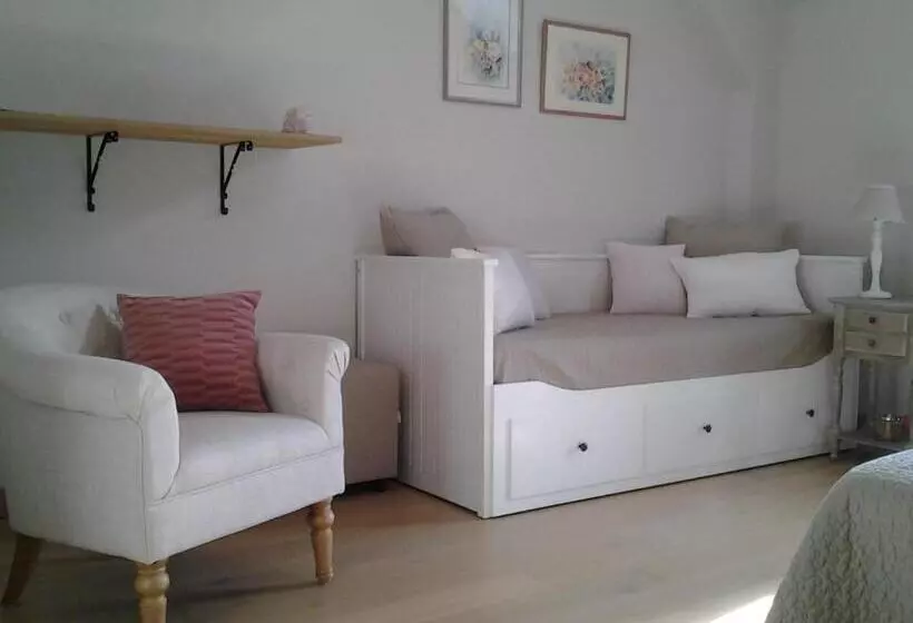 ベッドアンドブレックファースト Le Repos Coquelicot