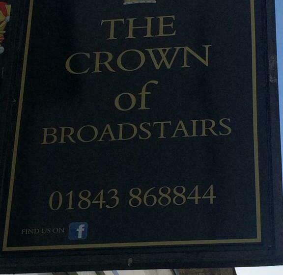 פנסיון The Crown Bar & Guesthouse