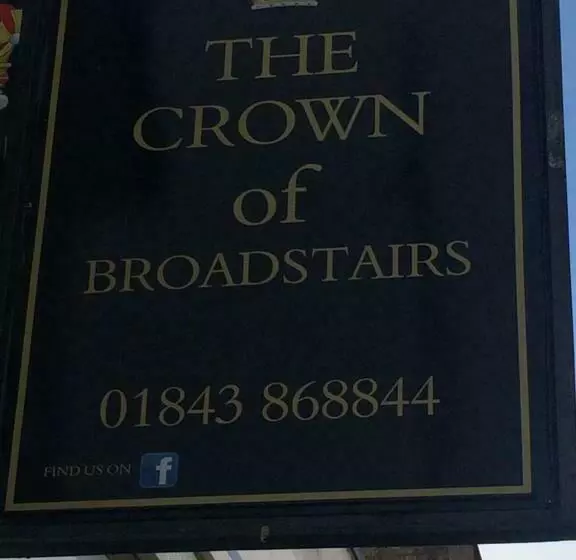 Majatalo The Crown Bar & Guesthouse