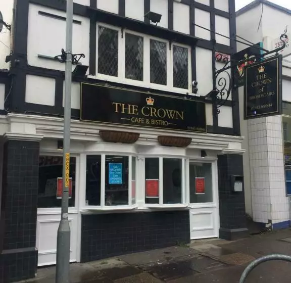 Majatalo The Crown Bar & Guesthouse