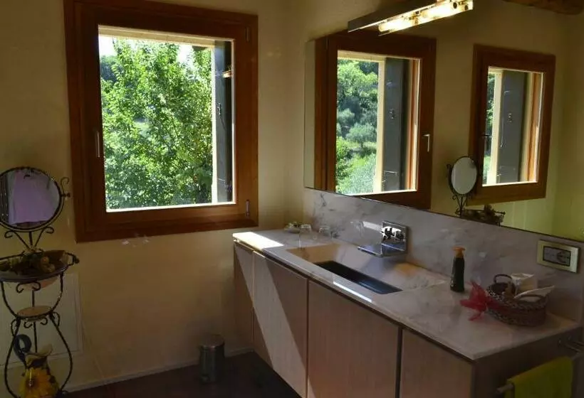 Aamiaismajoitus (B&B) Casale La Rocchetta