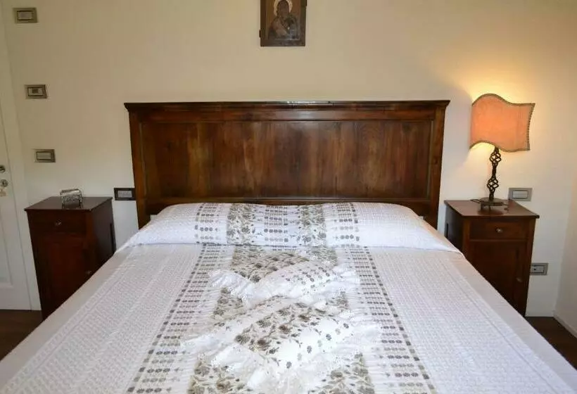 Aamiaismajoitus (B&B) Casale La Rocchetta