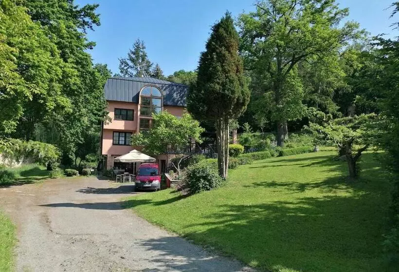 Majatalo Penzion Janata