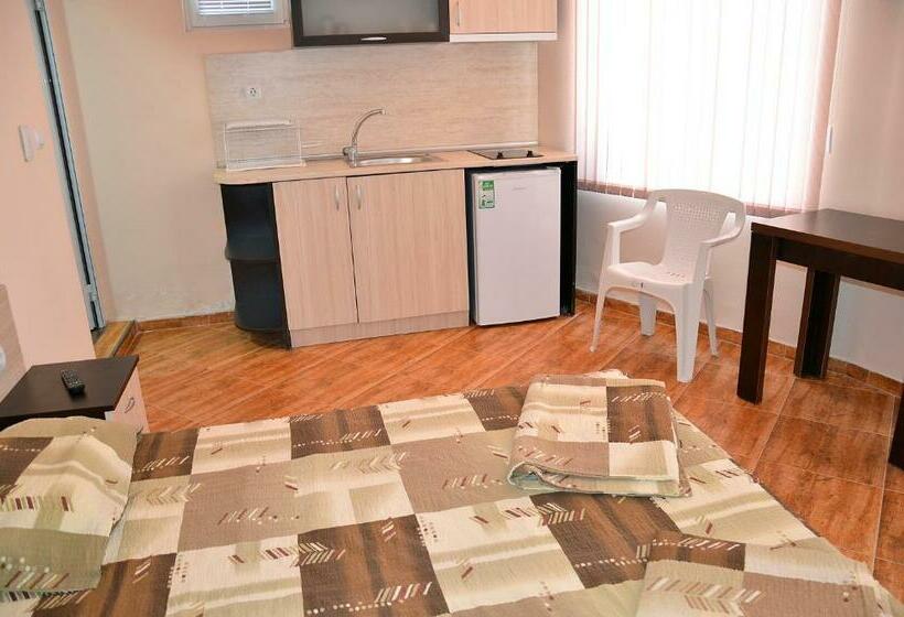 פנסיון Villa Joy