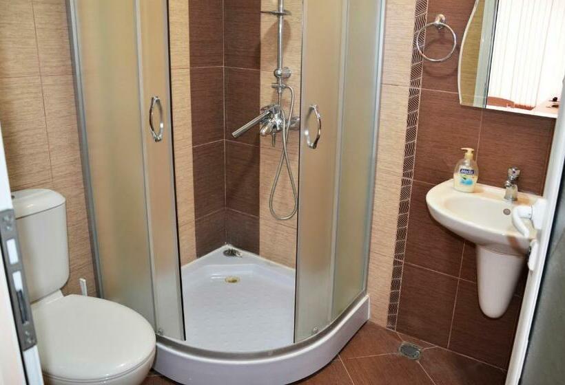 פנסיון Villa Joy