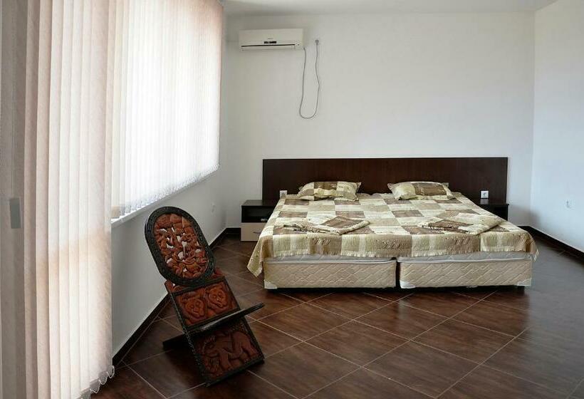 פנסיון Villa Joy