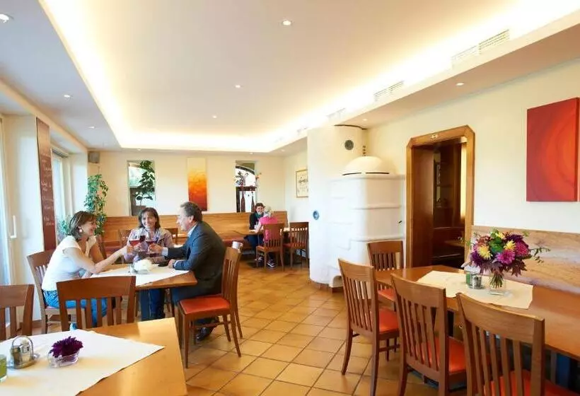 Aamiaismajoitus (B&B) Gästehaus Elisabeth Weinhandl