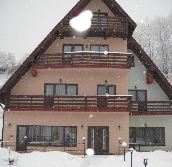 پانسیون Casa Altfel