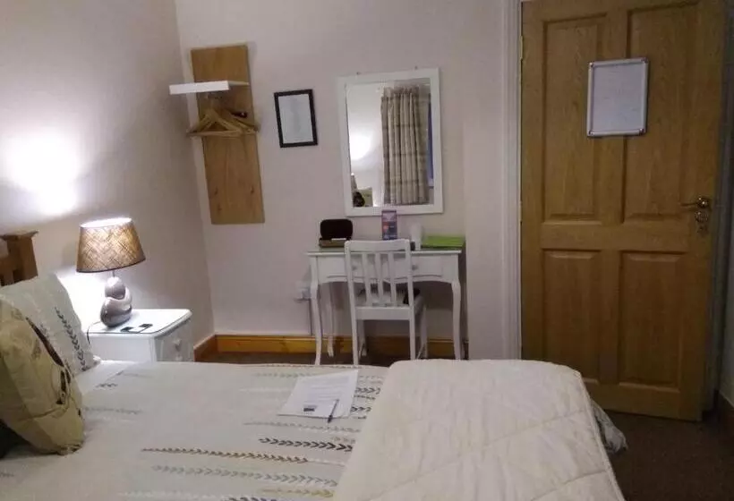 Twin Oaks Bed & Breakfast