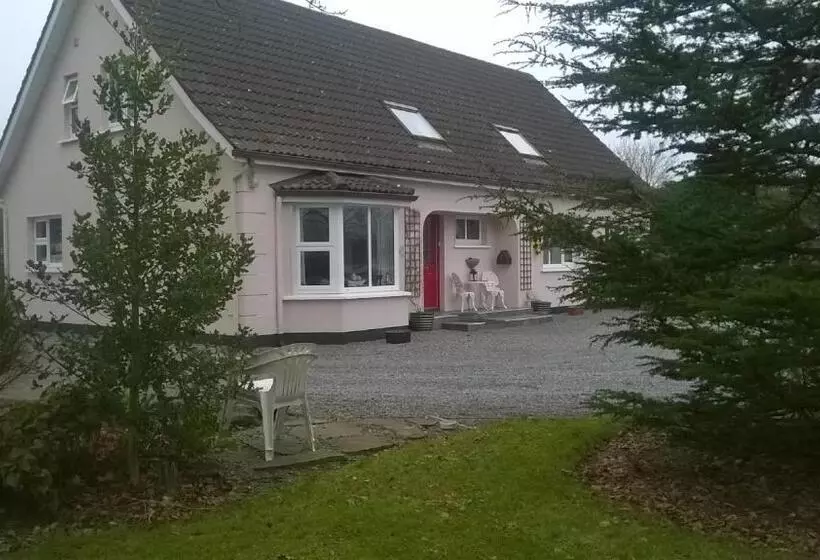 Twin Oaks Bed & Breakfast
