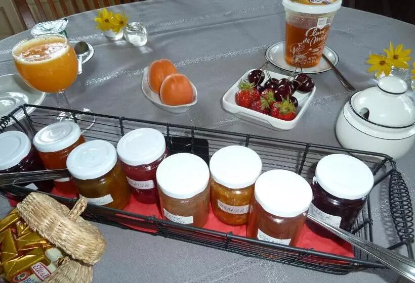 Aamiaismajoitus (B&B) Chambres D Hôtes Le Saleix