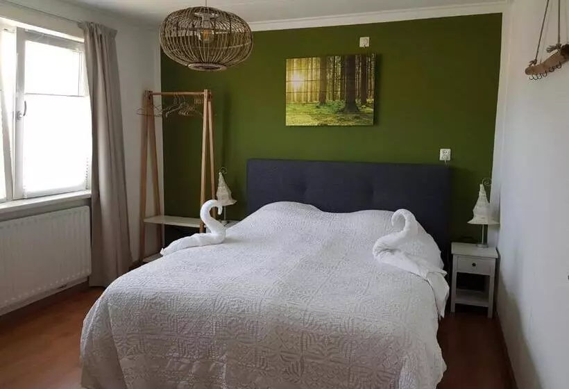 تختخواب و صبحانه Sleep Well Ness Domburg