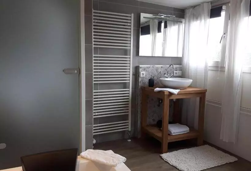 تختخواب و صبحانه Sleep Well Ness Domburg