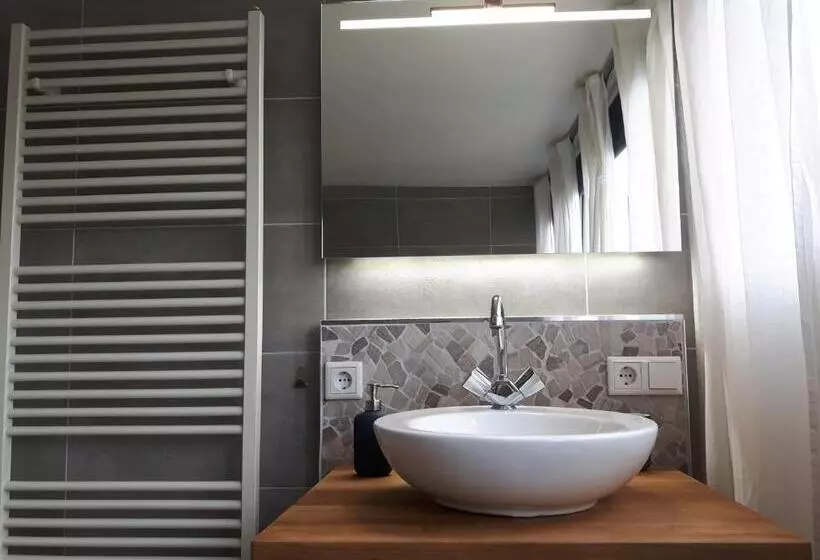 تختخواب و صبحانه Sleep Well Ness Domburg