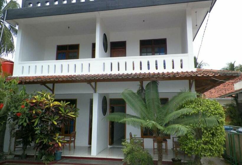 Pensione Bamboo House