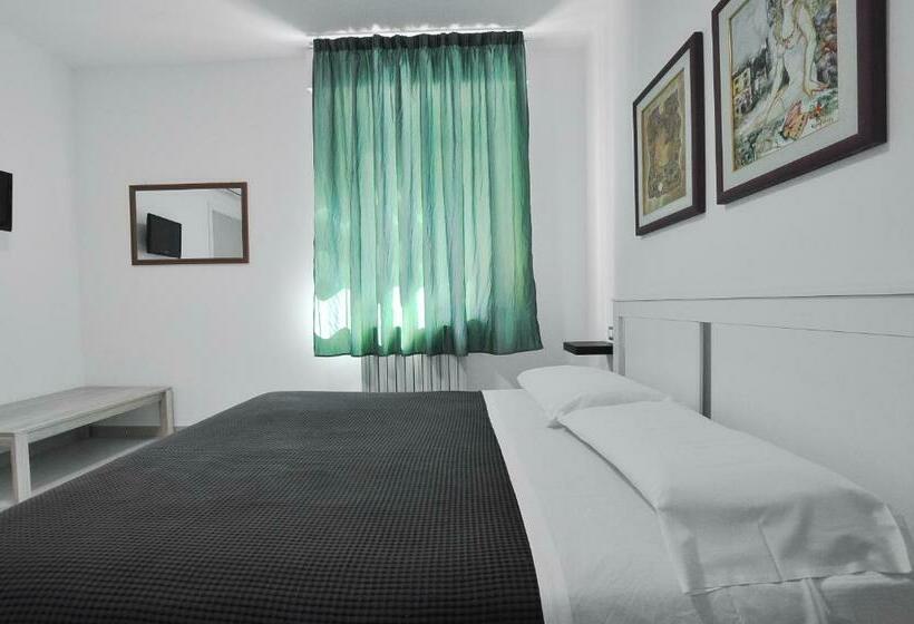 ペンション Giorgia Tassi Affittacamere